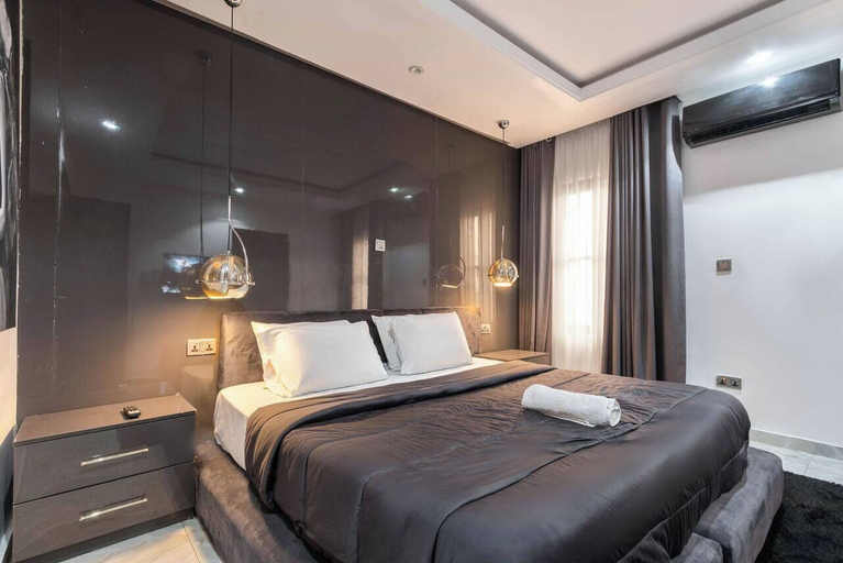 Room 3, Home N Luxe Apartment, Eti-Osa