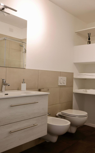 Bathroom 3, Piazza del Lago Suites - Menaggio, Como