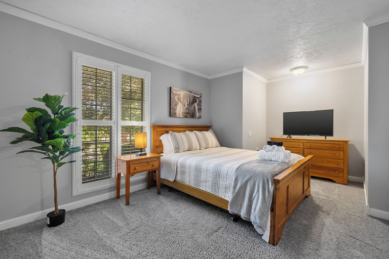 Room 3, The Pool House, Pennington