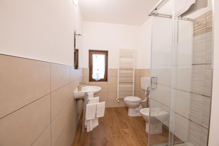 Bathroom 3, La corte dei Landolfo, Varese
