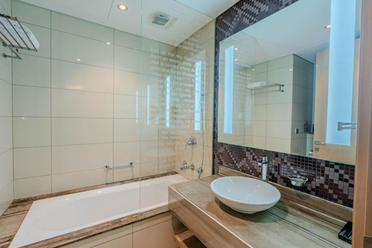 Bathroom 2, Paramount Towers - Elegant Home, Dubai