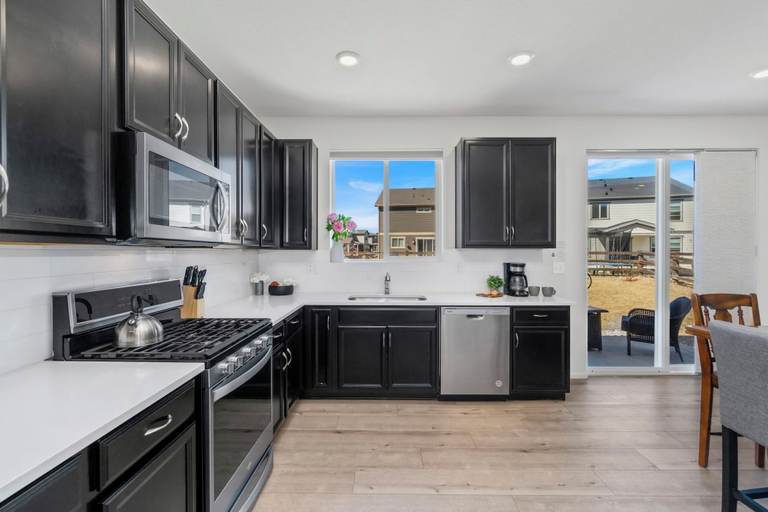Private kitchen 3, Pelican Landing Modern 3BD in Lakes at Centerra, Larimer