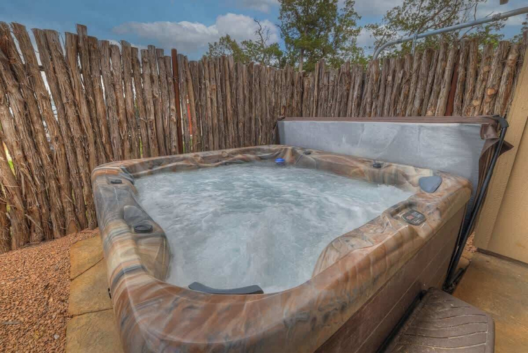 Bathroom 4, West End Nest With Hot Tub!, Gillespie