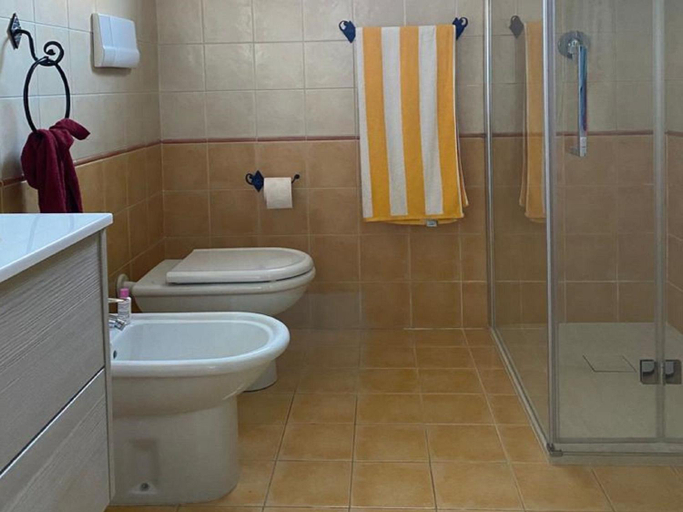 Bathroom, Apartment in Italy near Lake Garda  Gardaland, Verona
