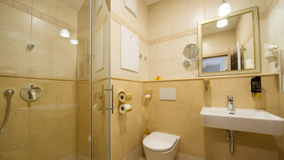 Bathroom 3, Hotel & Restaurant Rebstock, Baden-Baden