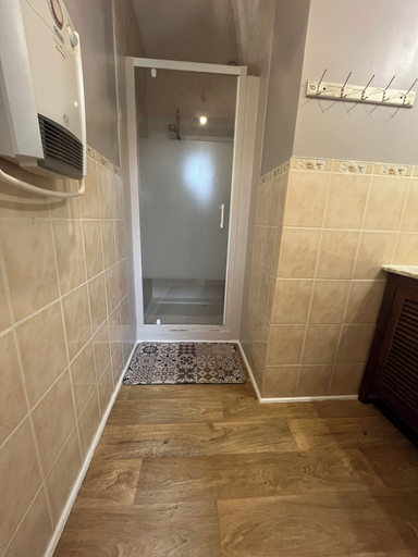 Bathroom 5, Chambres Peyroutas, Gironde