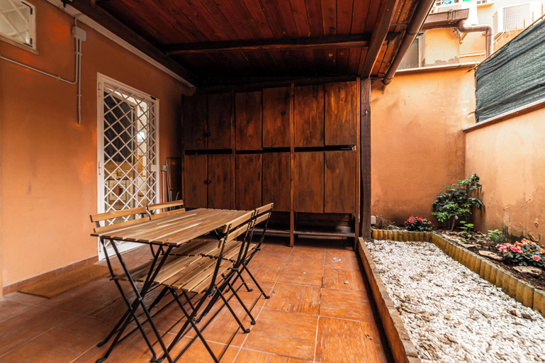 Outdoor dining 2, Casa Sincera - Ospedale Gemelli, Rome