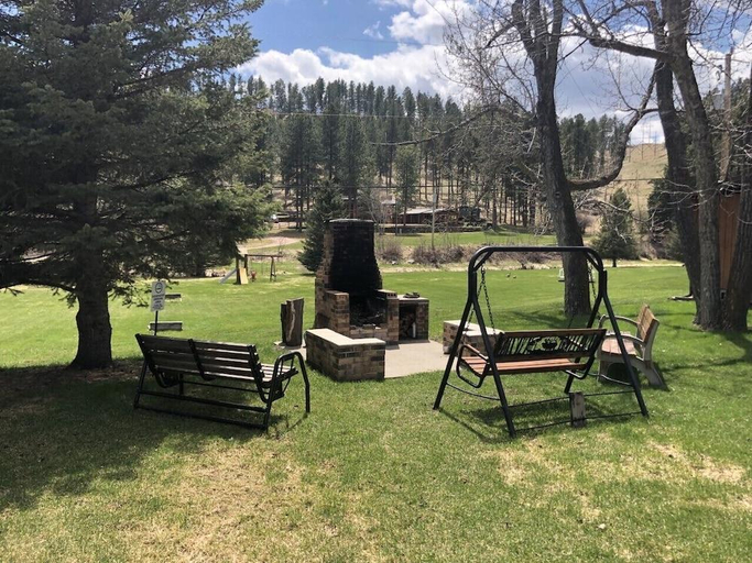 Others 2, Spring Creek Inn, Pennington