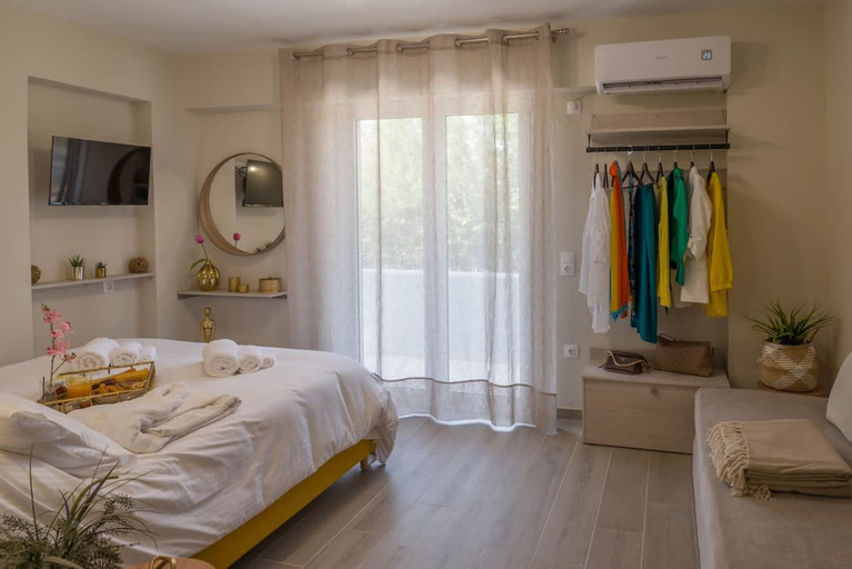 Room 4, Diana s House 1 - Gytheio Sandy Beach Haven, Peloponnese
