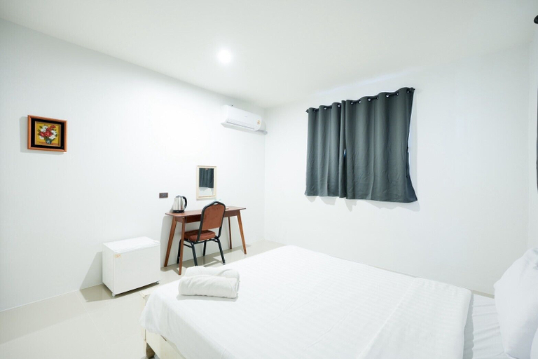 Room 4, Snap INN Sukhumvit Soi 1, Wattana