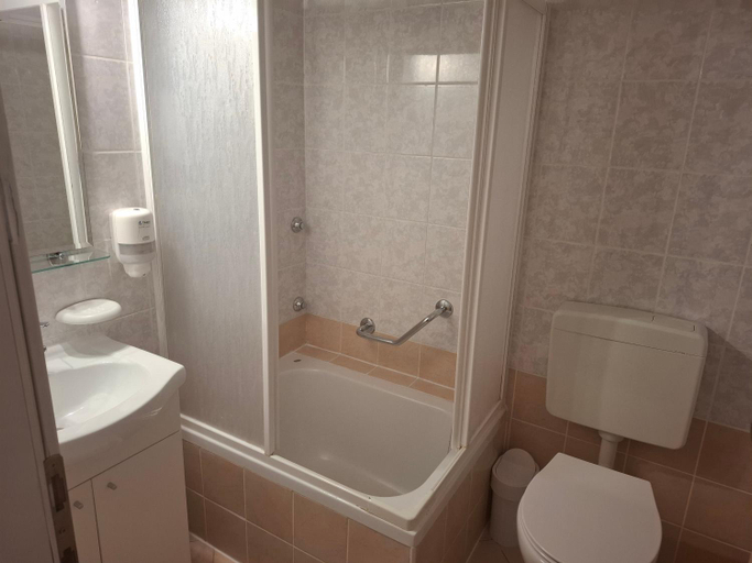 Bathroom, Hotel Villa Letan, Vodnjan