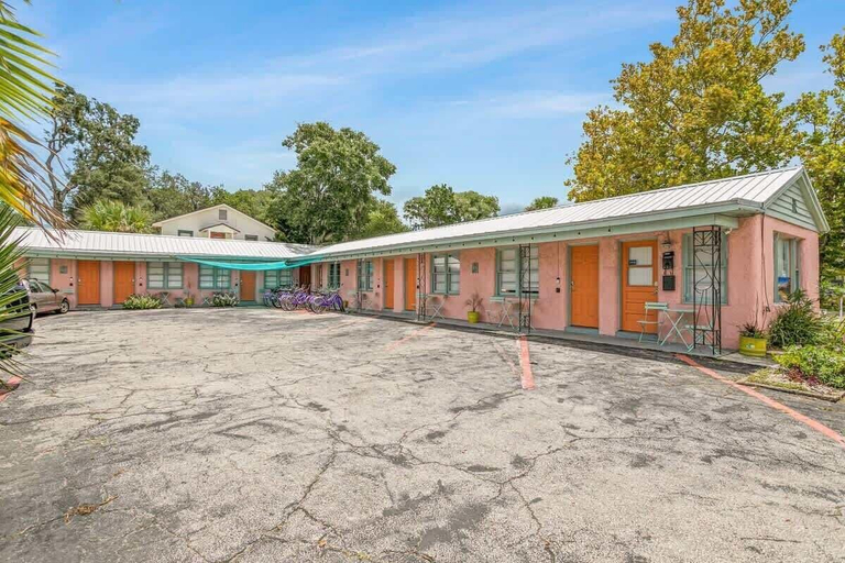 Room 4, Back in Time Motel- Charming 50 s in St Augustine, Saint Johns