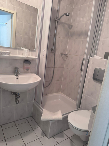 Bathroom 5, Hotel Torgauer Brauhof, Nordsachsen
