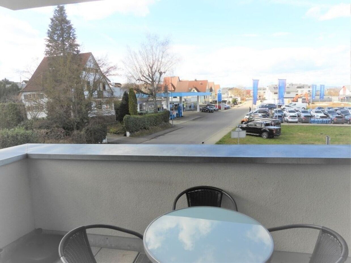 Outdoor dining, Ferienwohnung Badnerstraße L3, Emmendingen