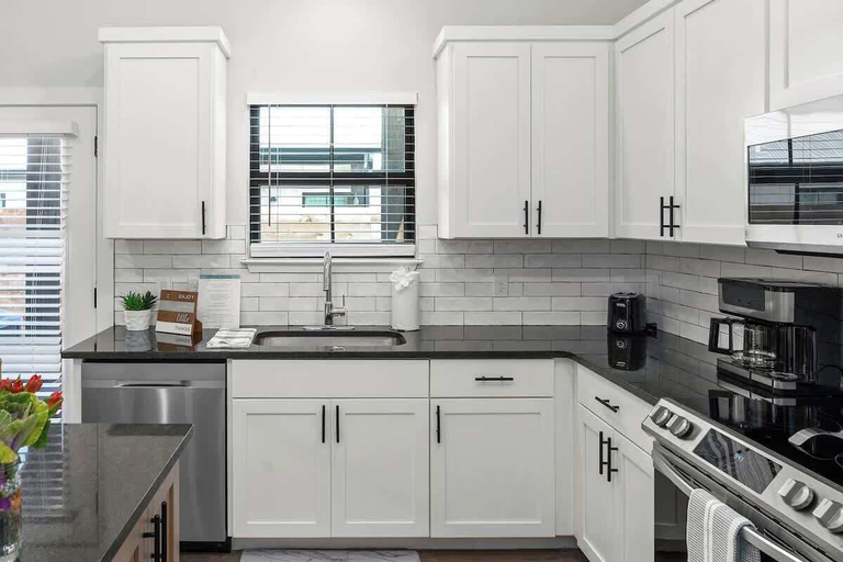 Private kitchen 2, Ricky's Roost With Hot Tub, Gillespie