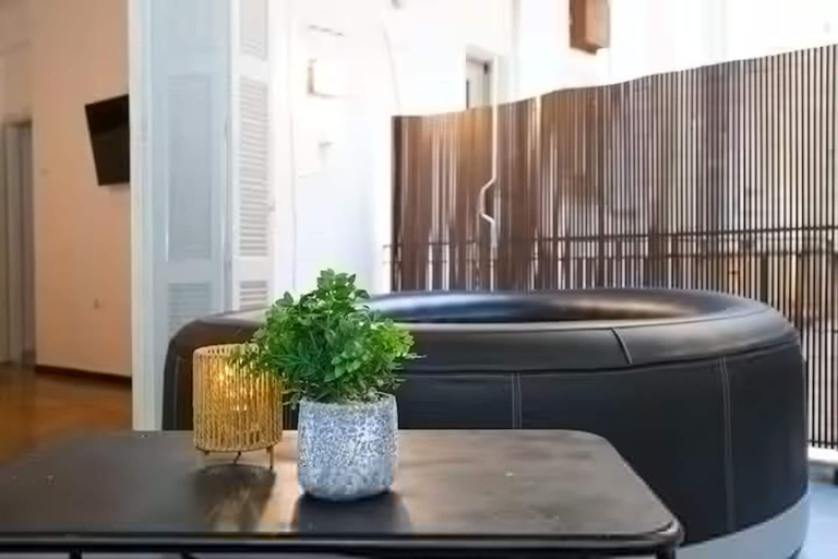 Room 3, Athens Central Jacuzzi Retreat, Attica