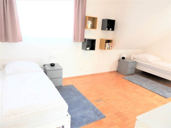 Room 2, Ferienwohnung Badnerstraße L6, Emmendingen