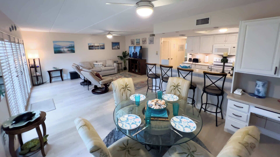 Others 5, Villa del Sol - #205, Cameron