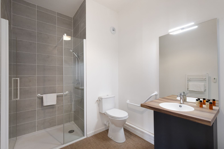 Bathroom 5, Zenao Appart'hôtels Montivilliers, Seine-Maritime