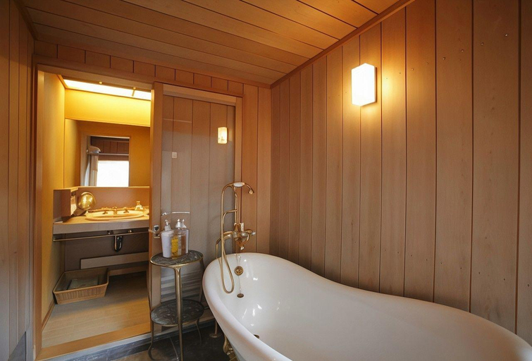 Bathroom 3, Meigetsuso, Kaminoyama