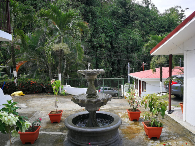 Others 4, Villa Prada, Aguirre