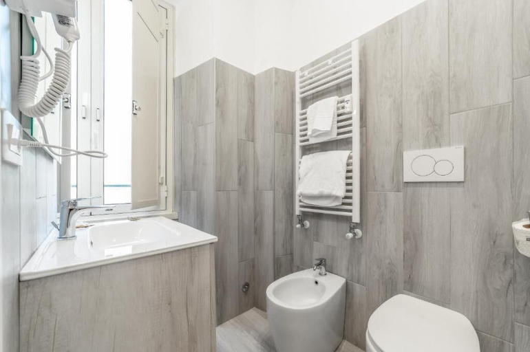Bathroom 2, La Casa di Lidia - Vatican City, Rome
