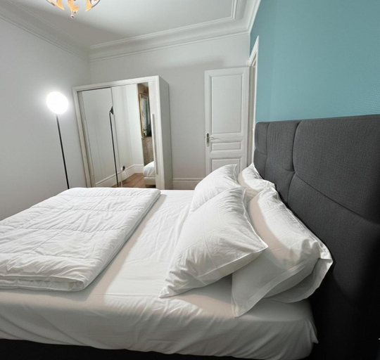 Bedroom 2, Bright & Cozy Paris Stay near Montparnasse, Paris