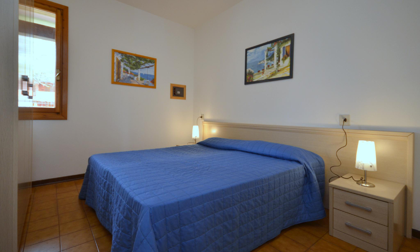 Bedroom 3, Apartment with shared pool in quiet village, Venezia