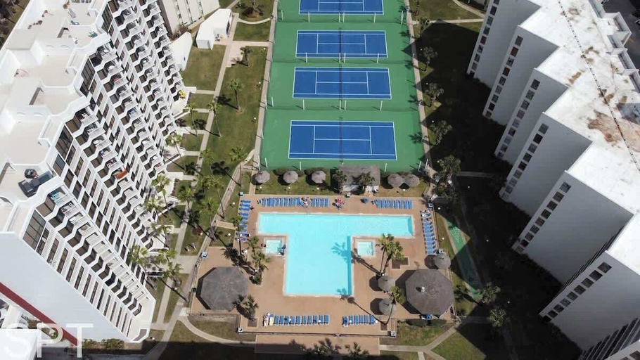Exterior & Views 2, Resort-like Beachfront - Heated Pool, Cameron