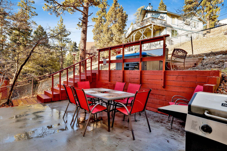 Outdoor dining 4, Black Diamond Vista #653, San Bernardino