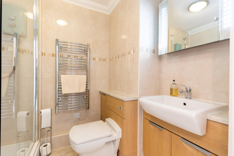 Bathroom 3, St Brides Bay, Pembrokeshire