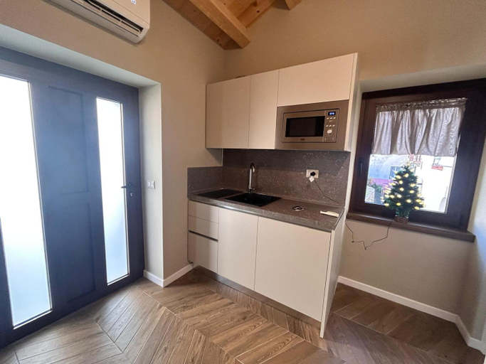 Others 4, Le Tre Sorelle, Isernia