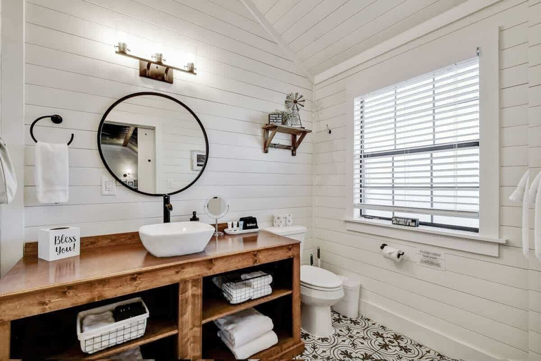 Bathroom 3, Windmill Meadows Cottages-firepit-hill Country Views!!, Gillespie