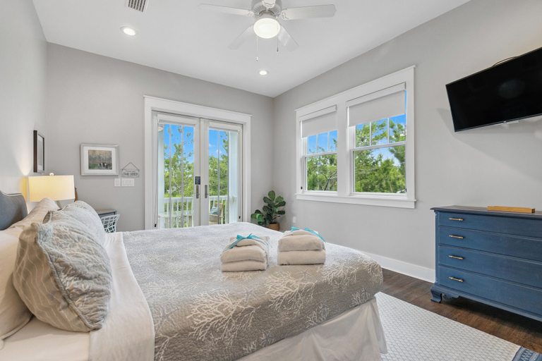 Bedroom 3, Aquamarine! Sleeps 12! Close to Community Pool! Private Beach Access!, Walton