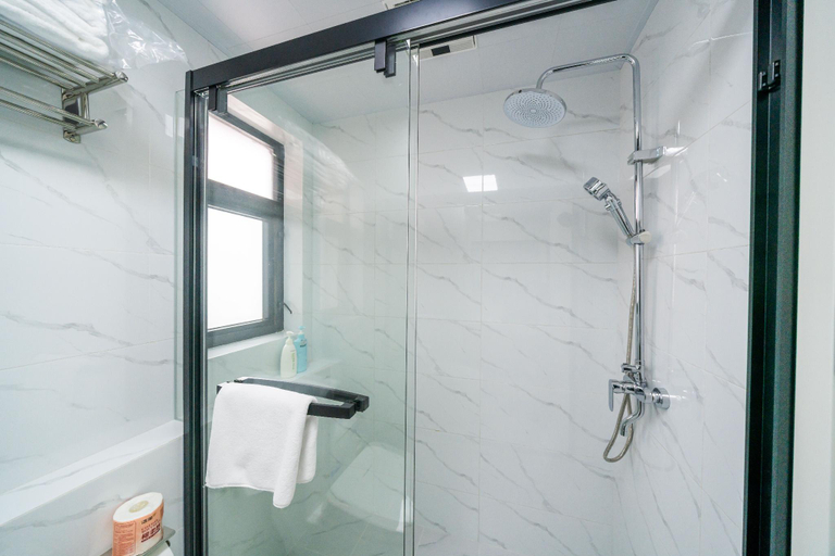 Bathroom 3, Tyms 3BR 2BA Apartment in Xujiahui Arcadia Walk to Metro, Shanghai