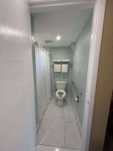 Others 5, Immokalee Inn, Collier