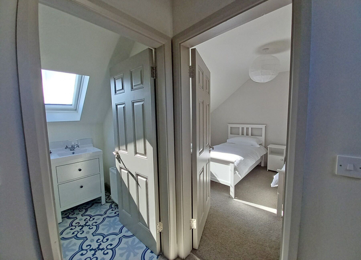 Room 2, Beachside Avenue Holiday Home No 15