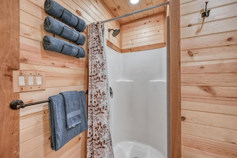 Bathroom 4, Rustic Cabin with Firepit and Grill - 10 mins to Main St, Gillespie