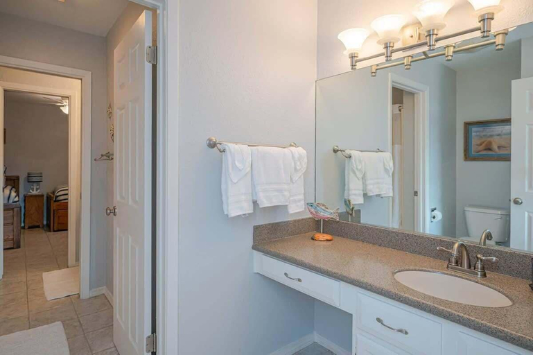 Bathroom 3, Seaside Cottage With Water Views!, Aransas