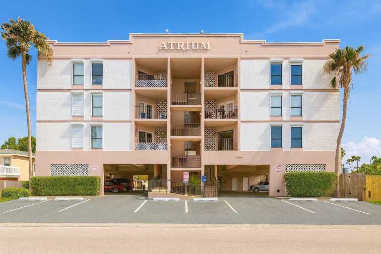 Exterior & Views, Heart of Entertainment District Pet Friendly, Cameron