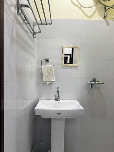 Bathroom 2, Shri Awadh Hotel, Sitamarhi
