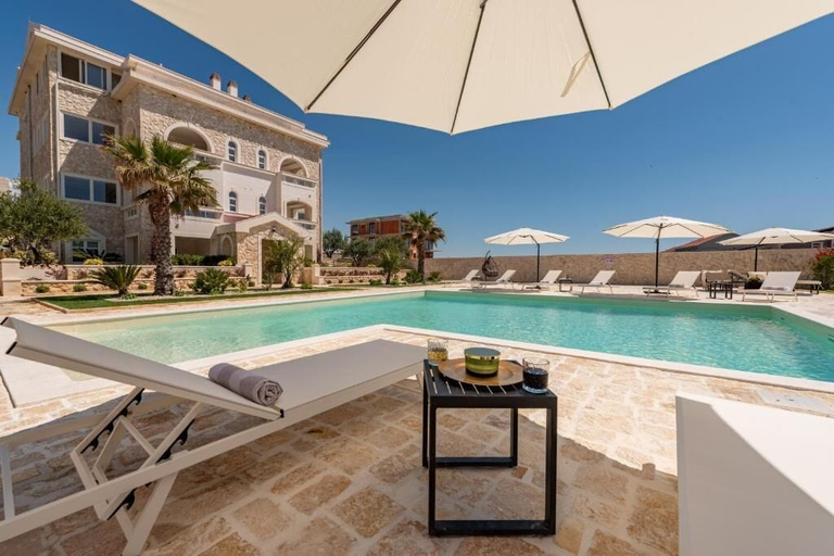 Pool 4, Chateau Dabo Luxury Pool Apartment, Novalja