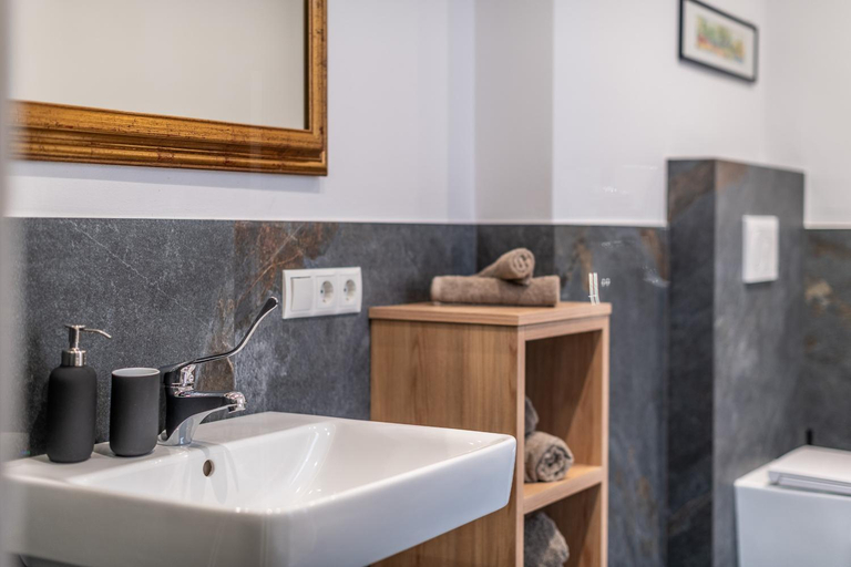 Bathroom, Residence 1963 - Apartments, Bolzano
