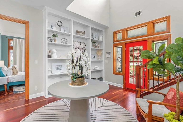 Interior 5, Luxurious Lake Park House: Sleeps 25, Pool, Hot-tub, Firepit and Game Room!, Travis