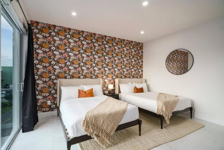 Room 3, Villa 3 Min Walk to Beach Pool, Broward