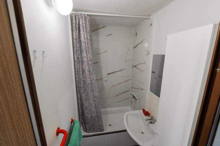 Bathroom 2, Cooliving, Praha 12
