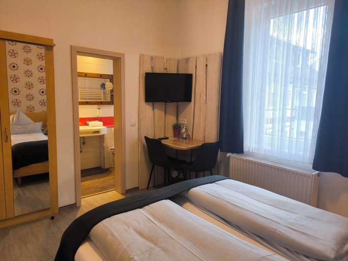 Bedroom 4, Hotel am Kurpark, Osterode am Harz