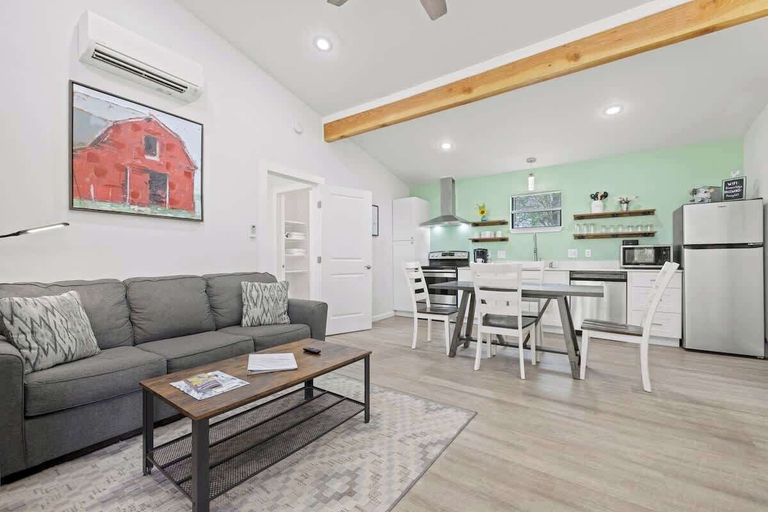 Living area 4, Primrose Waterfront With Hot Tub, Gillespie