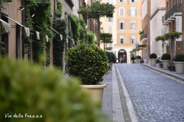 Others 3, Appartamento Romeo, nel cuore di Roma, Roma