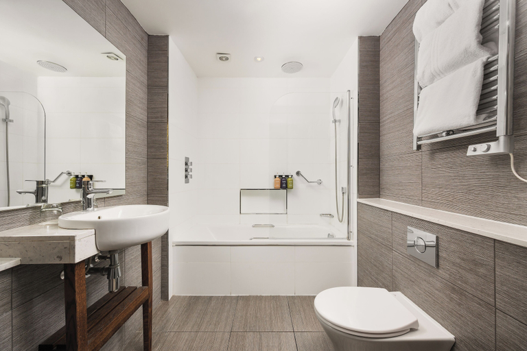 Bathroom 3, 91 Aparthotel Jesmond Road, Newcastle upon Tyne